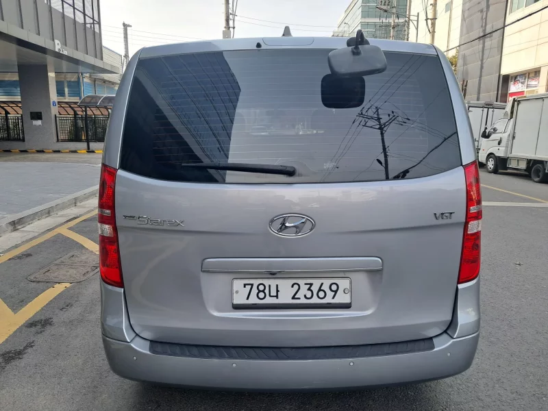 Hyundai Starex