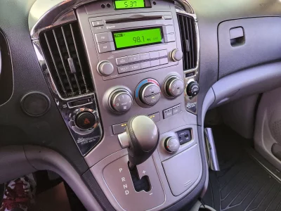 Hyundai Starex
