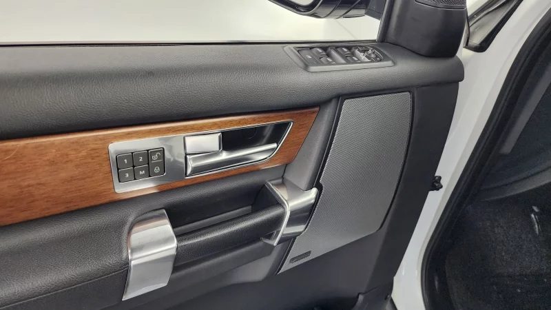 Land Rover DISCOVERY