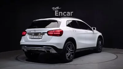 Mercedes-Benz GLA-Class