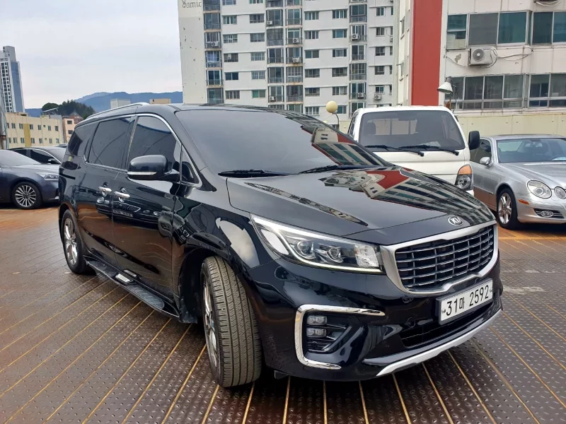 Kia Carnival