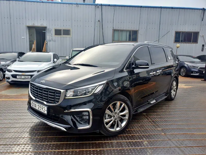 Kia Carnival