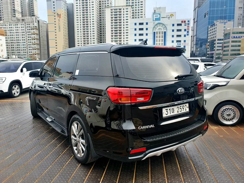 Kia Carnival