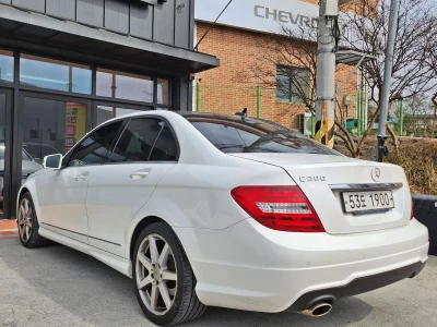 Mercedes-Benz C-Class