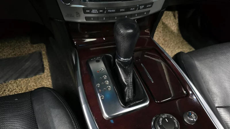 Infiniti M37