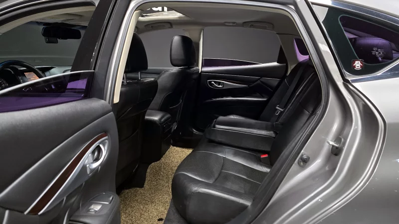 Infiniti M37
