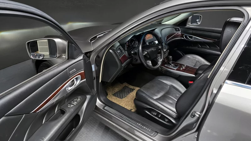 Infiniti M37