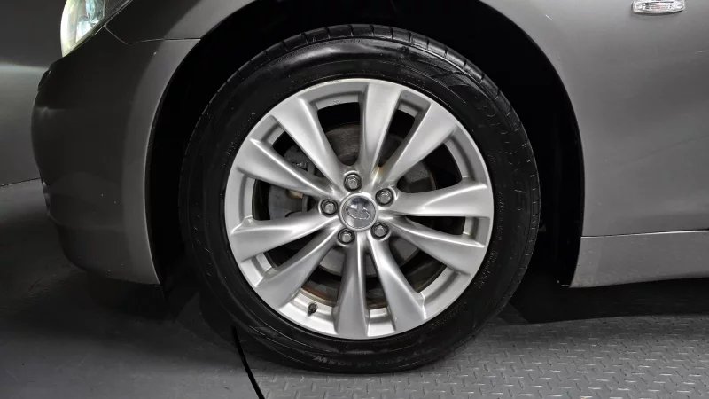 Infiniti M37