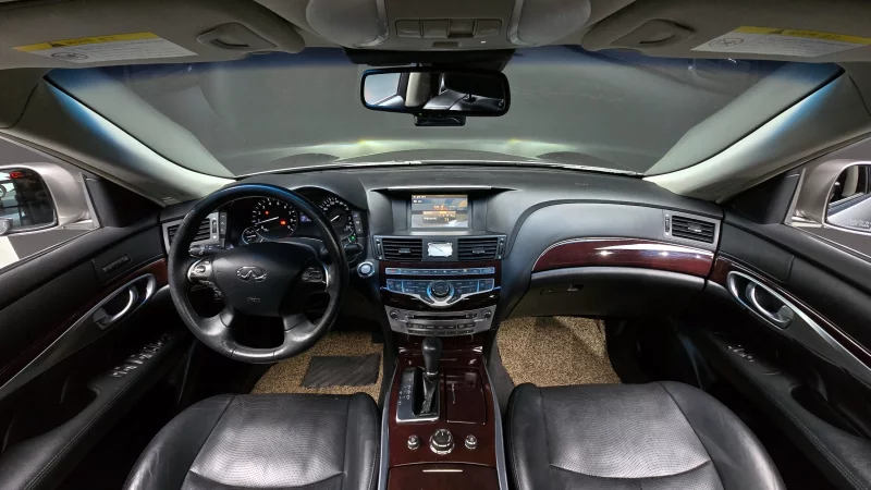 Infiniti M37