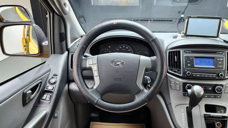 Hyundai Starex
