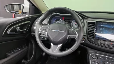 Chrysler 200
