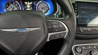 Chrysler 200
