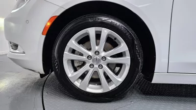 Chrysler 200