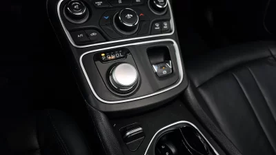 Chrysler 200