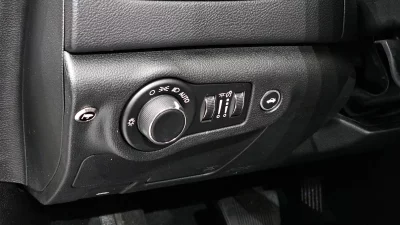 Chrysler 200