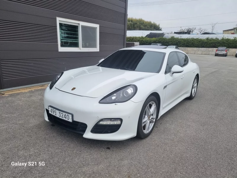 Porsche PANAMERA