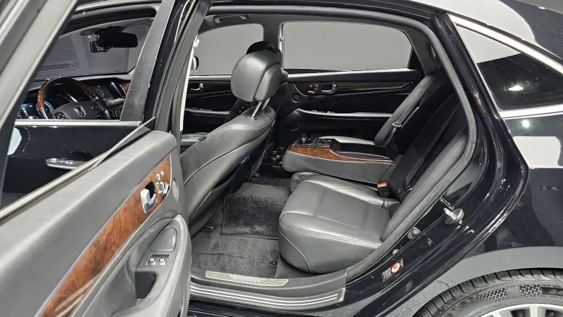Hyundai Equus