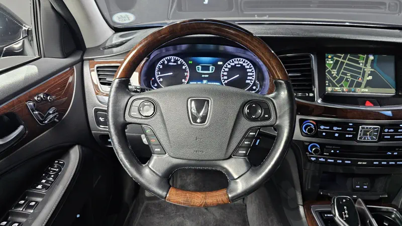 Hyundai Equus