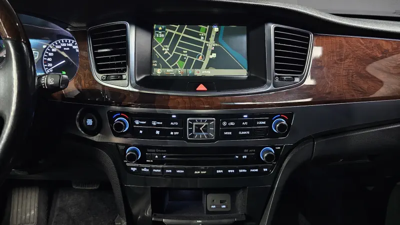 Hyundai Equus