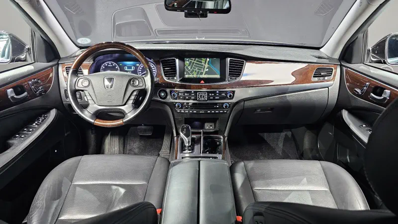 Hyundai Equus