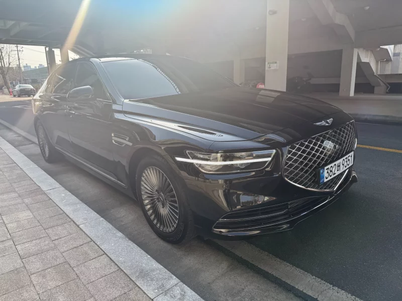 Genesis G90