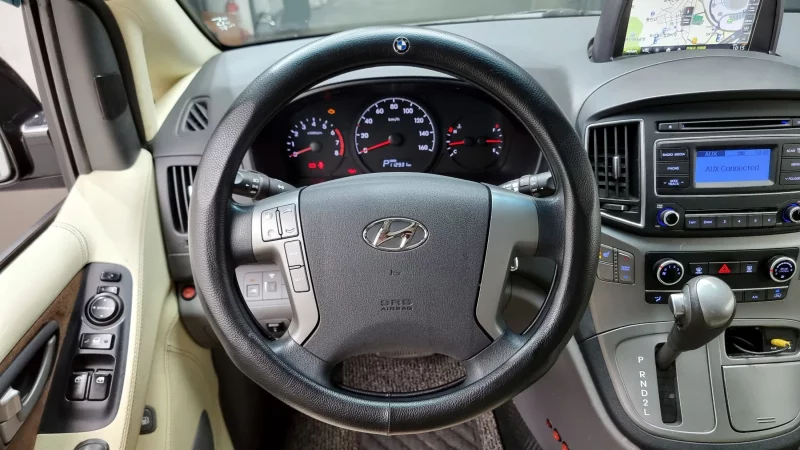 Hyundai Starex