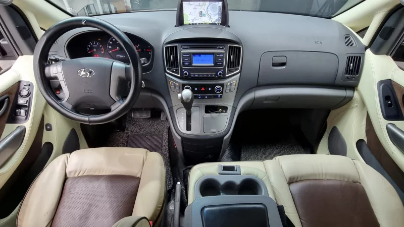 Hyundai Starex