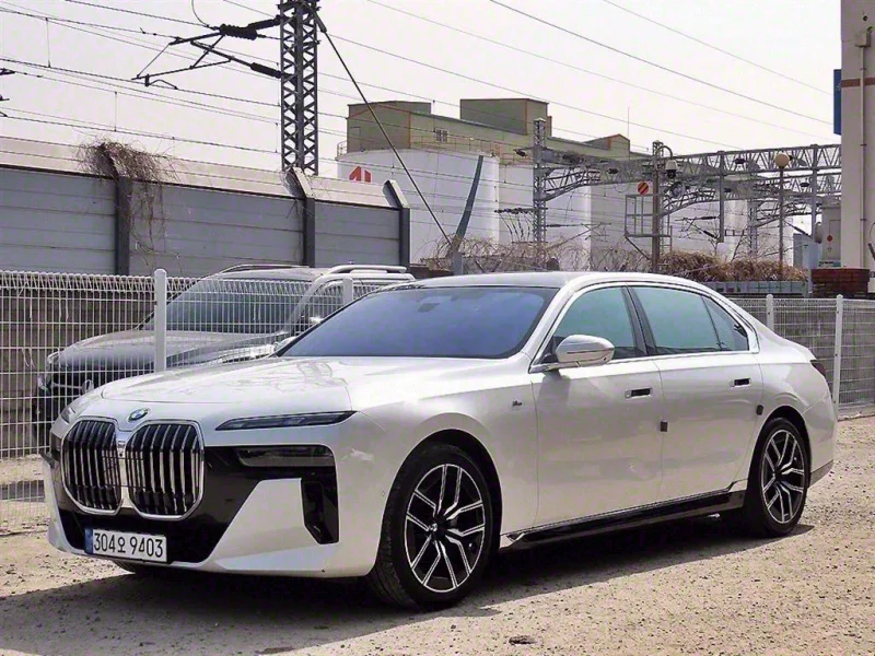 BMW 7-Series