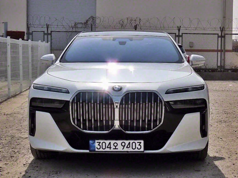 BMW 7-Series