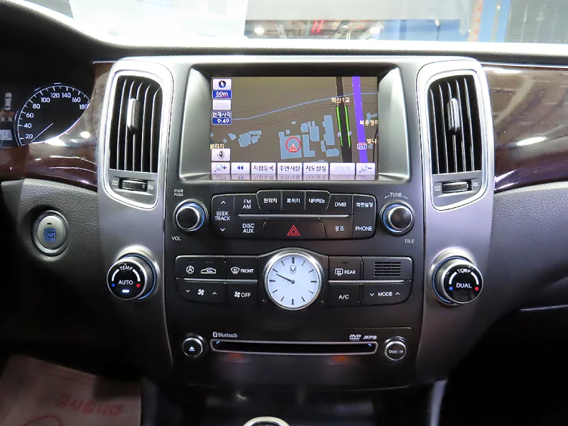 Hyundai Equus