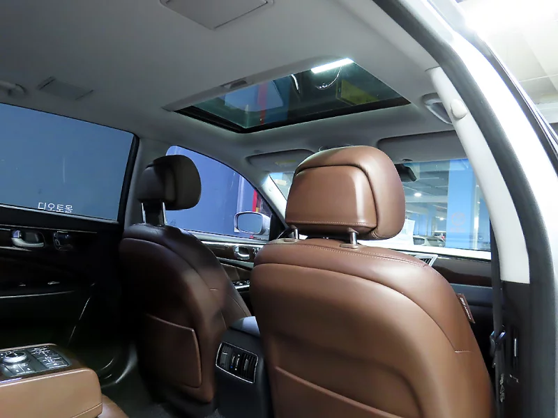 Hyundai Equus