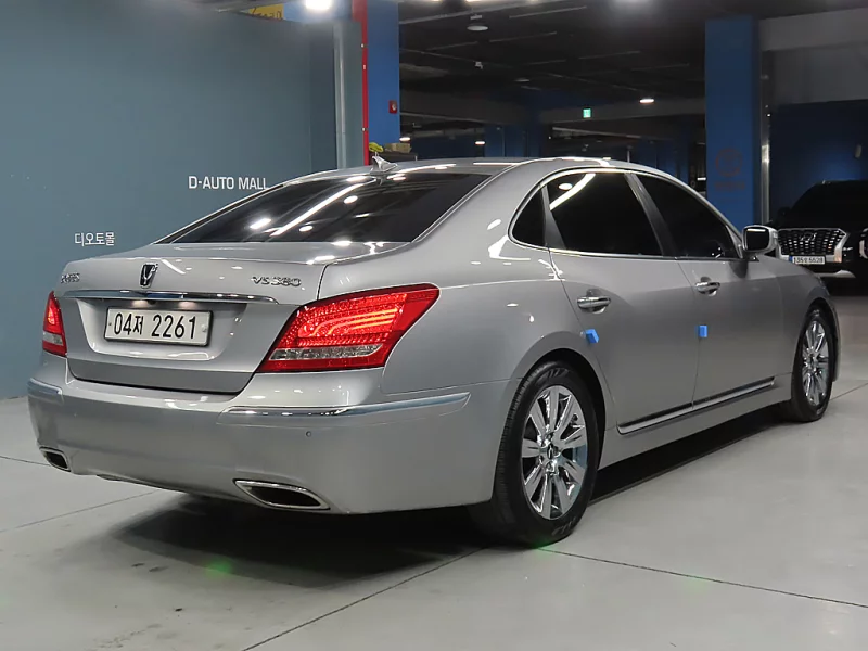 Hyundai Equus