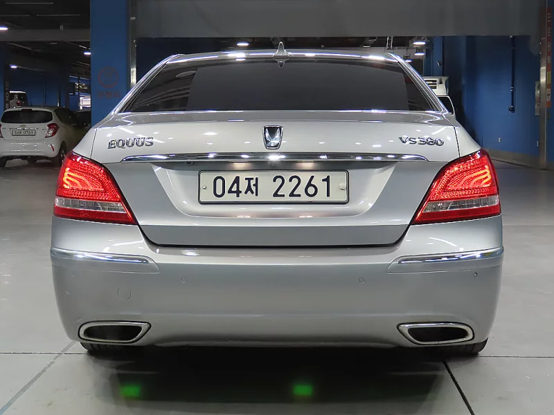 Hyundai Equus