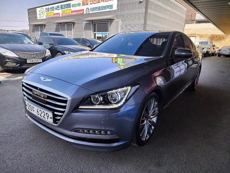 Hyundai Genesis