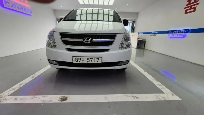 Hyundai Starex