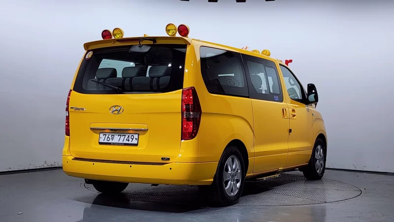 Hyundai Starex
