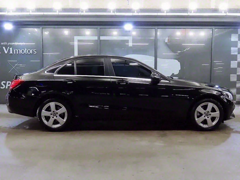 Mercedes-Benz C-Class