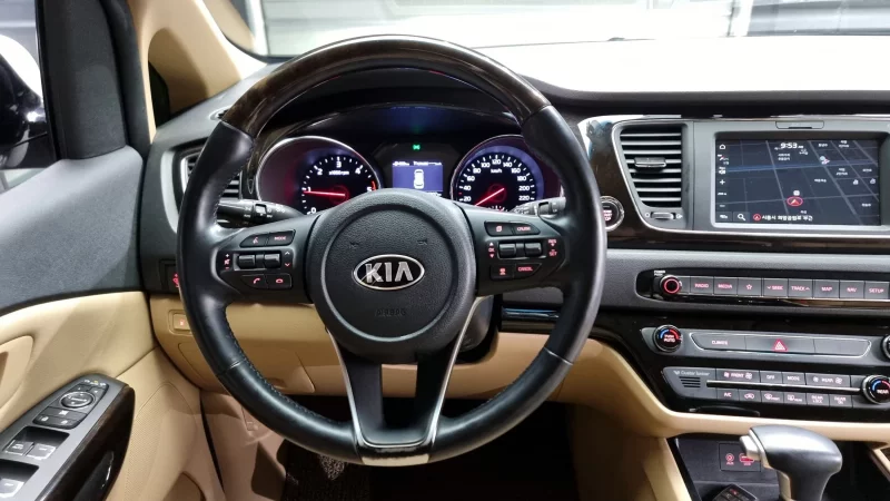 Kia Carnival