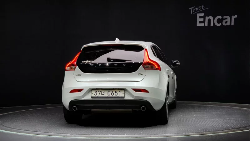 Volvo V40