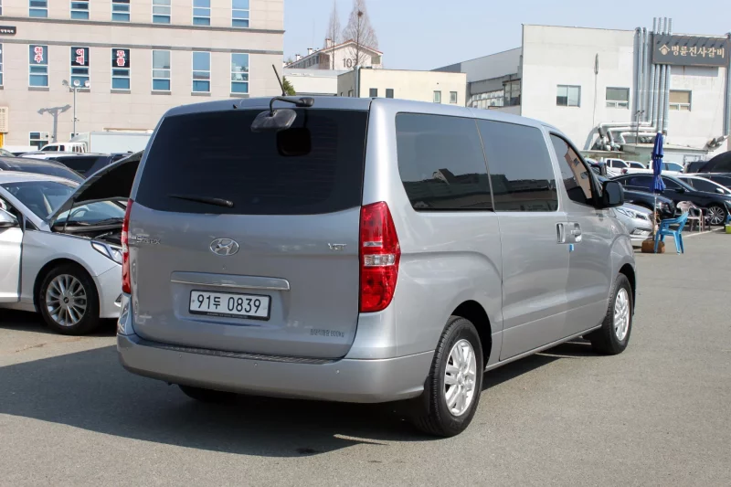 Hyundai Starex