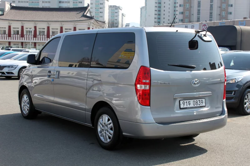 Hyundai Starex