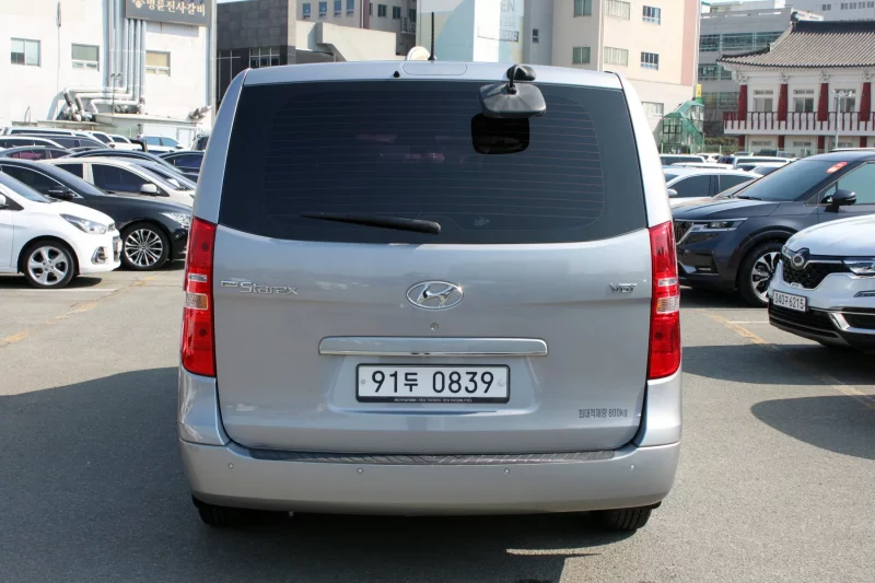 Hyundai Starex