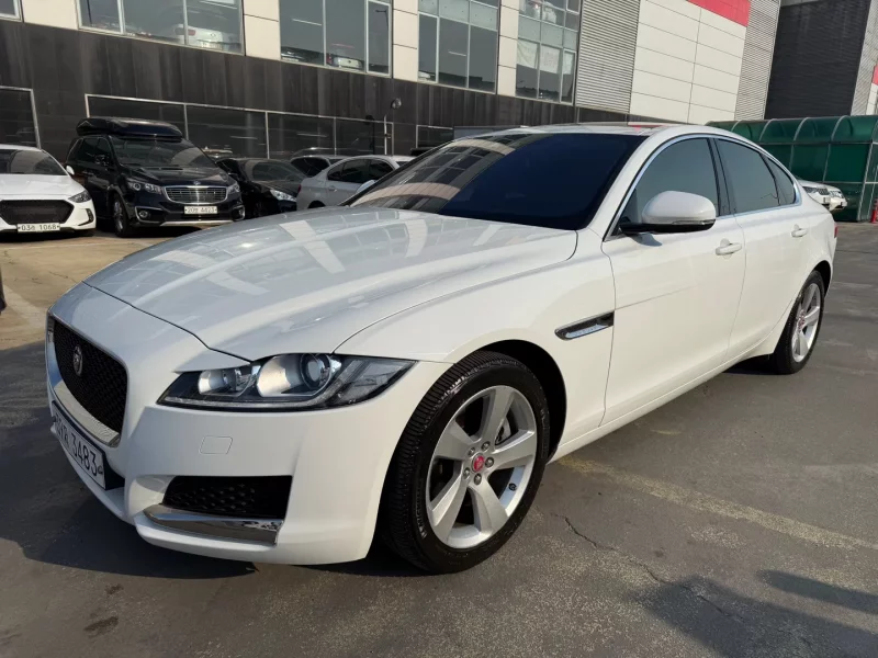 Jaguar XF