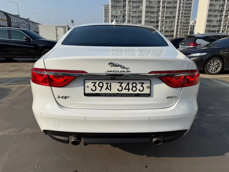 Jaguar XF
