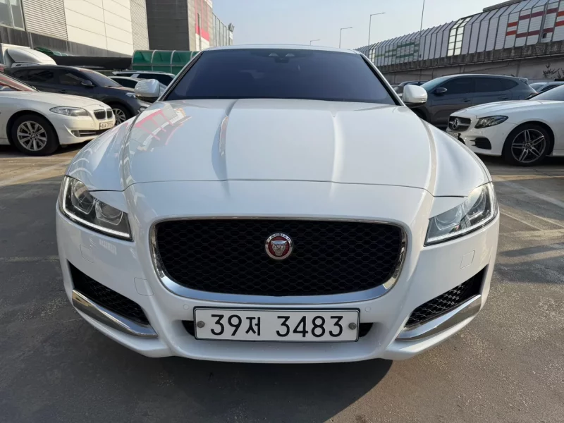 Jaguar XF