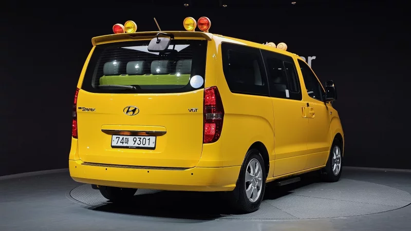 Hyundai Starex