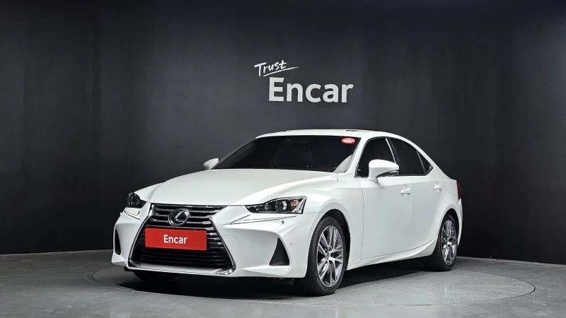 Lexus IS