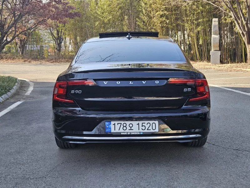 Volvo S90