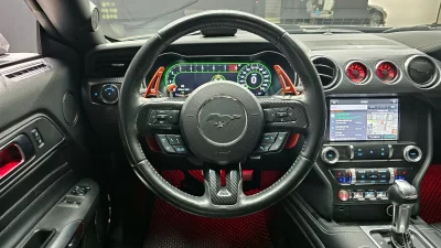 Ford MUSTANG