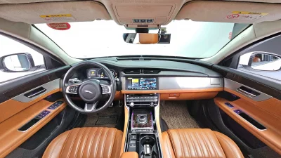 Jaguar XF